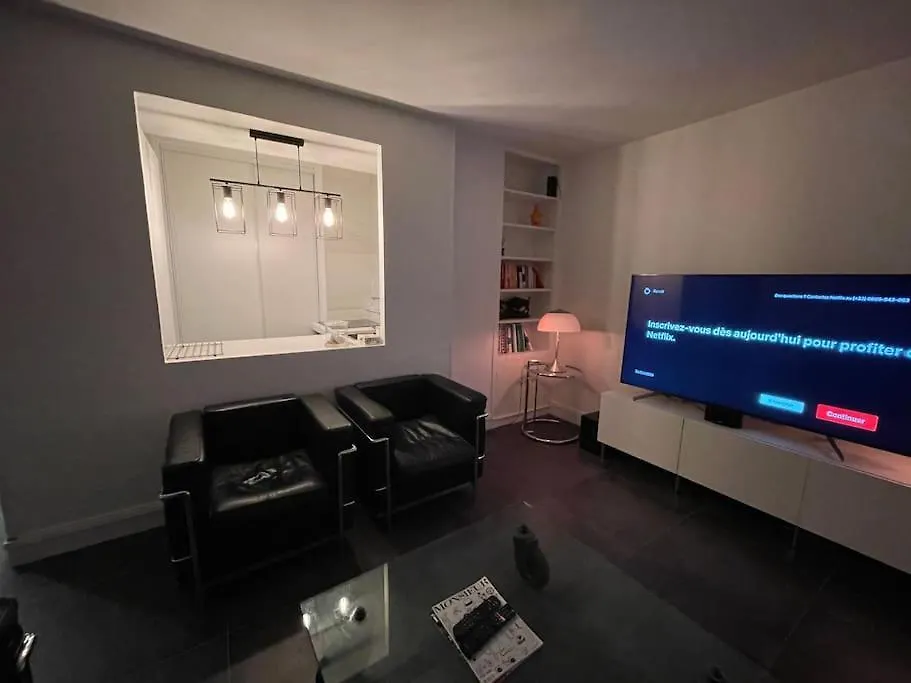 French Design Commerces Apartment Paris